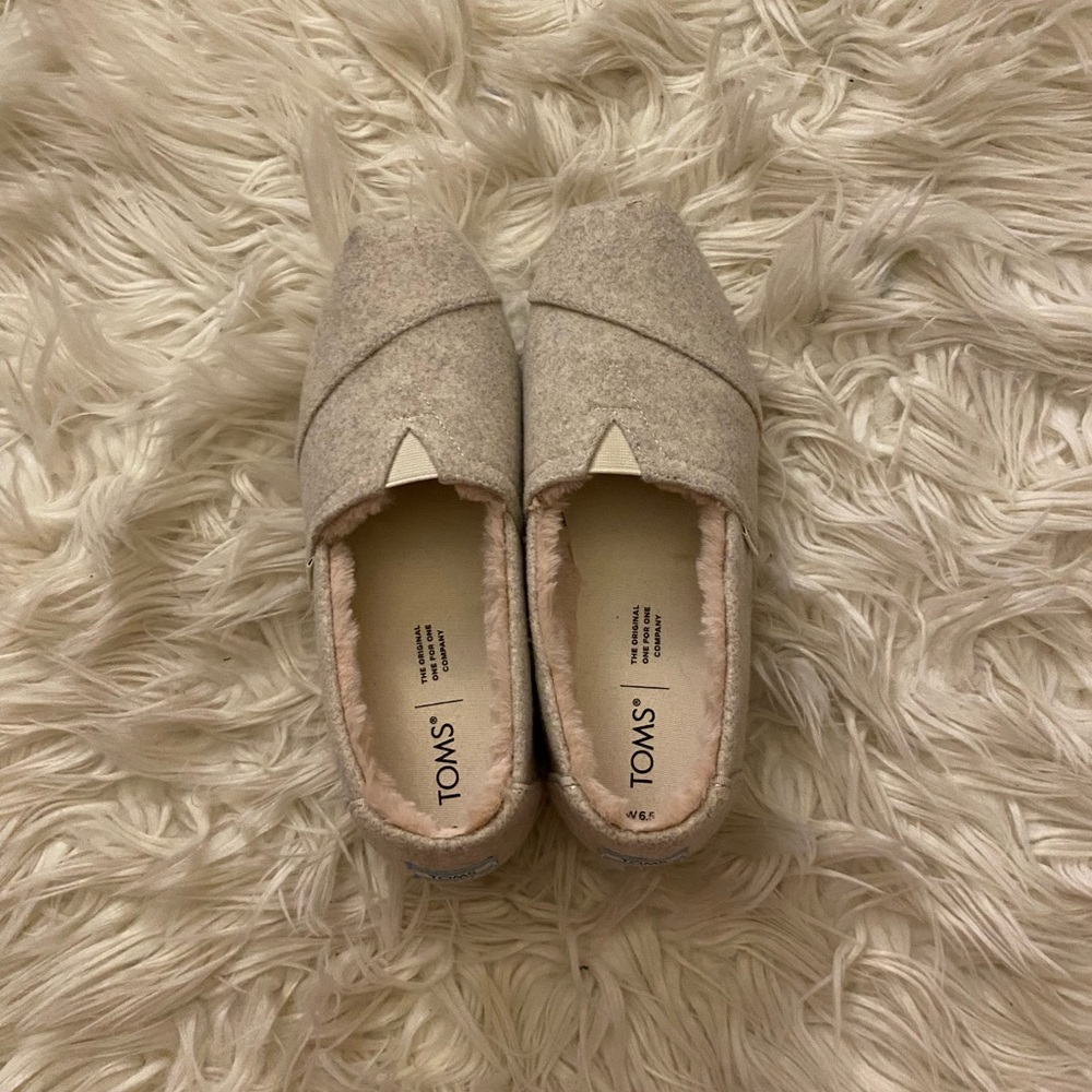 Tom’s slip on shoes with fur lining - Picture 2 of 7